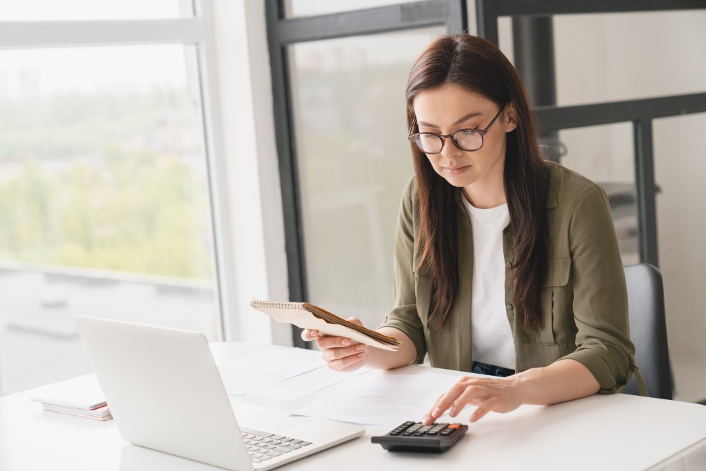 manage cash burn cfo